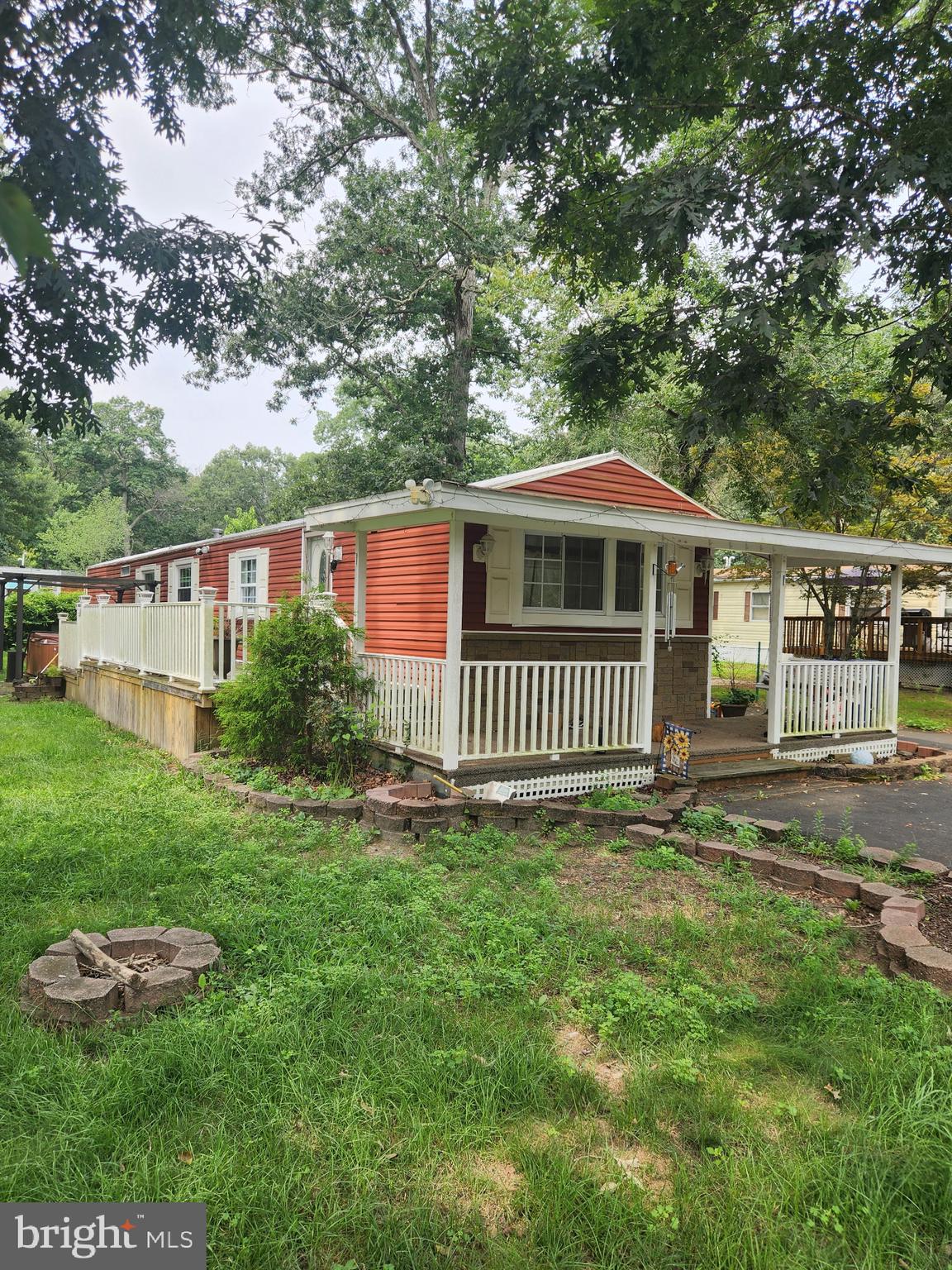 5 BRIARWOOD LN
