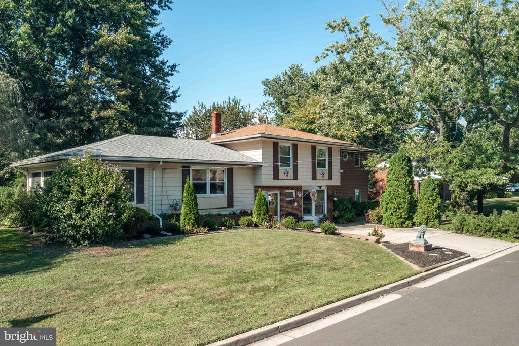 10 DELAWARE DRIVE