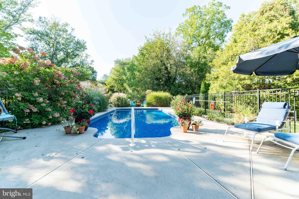 10 DELAWARE DRIVE