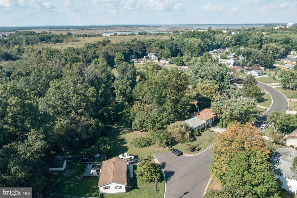 10 DELAWARE DRIVE