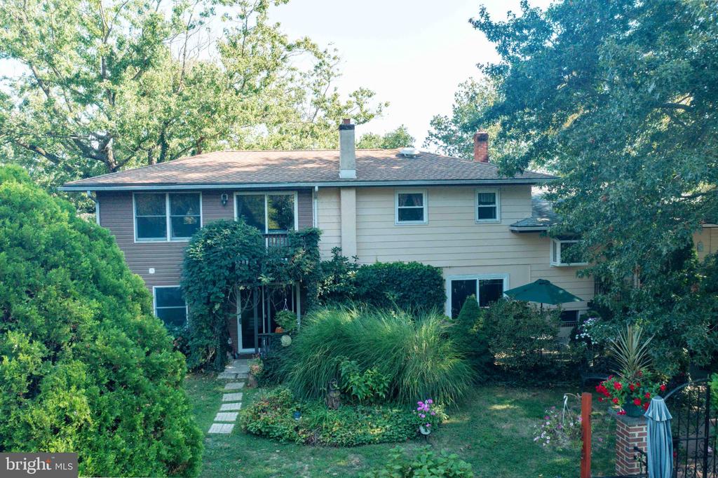 10 DELAWARE DRIVE