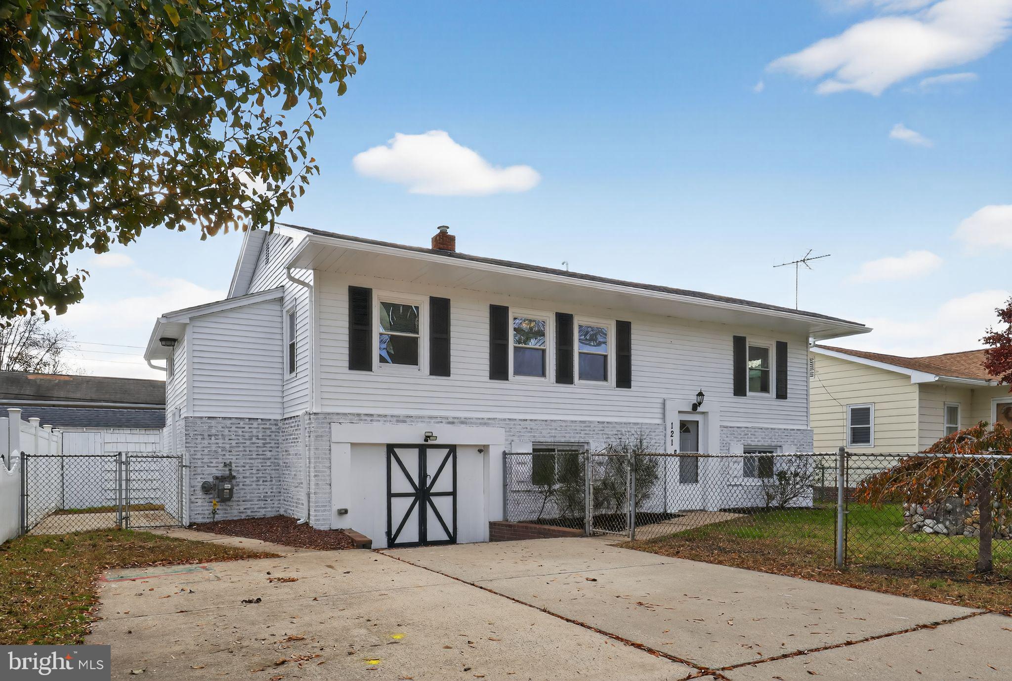 121 ASH STREET