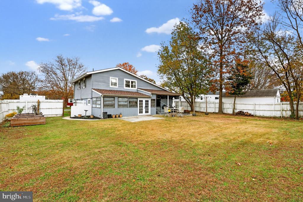 33 BEACH AVENUE