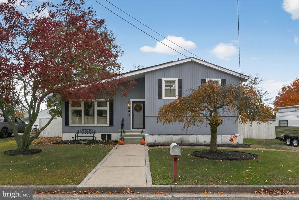 33 BEACH AVENUE