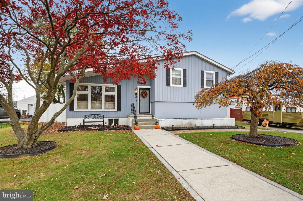 33 BEACH AVENUE