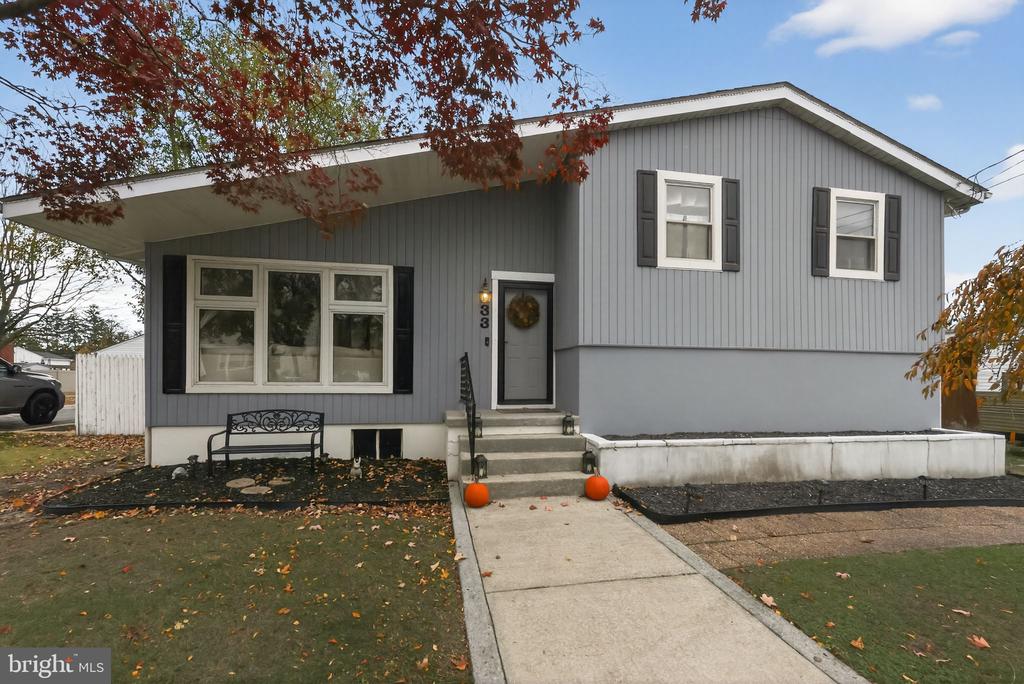 33 BEACH AVENUE