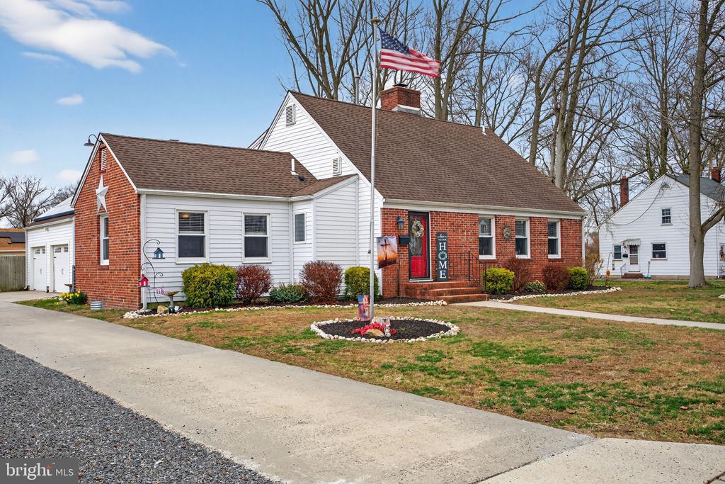 46 MAPLEWOOD AVENUE