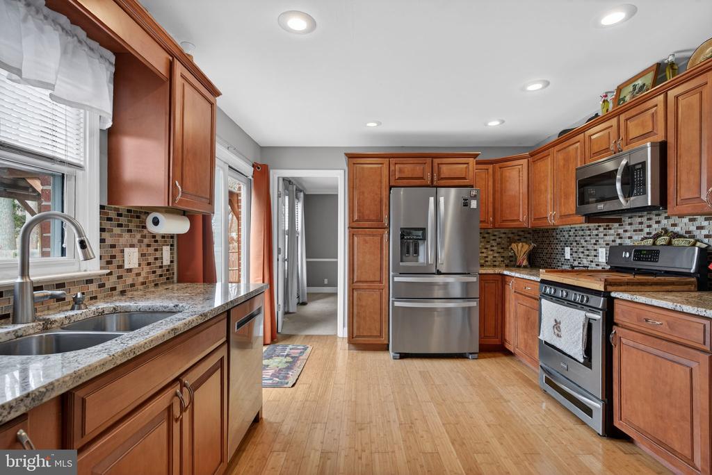 46 MAPLEWOOD AVENUE
