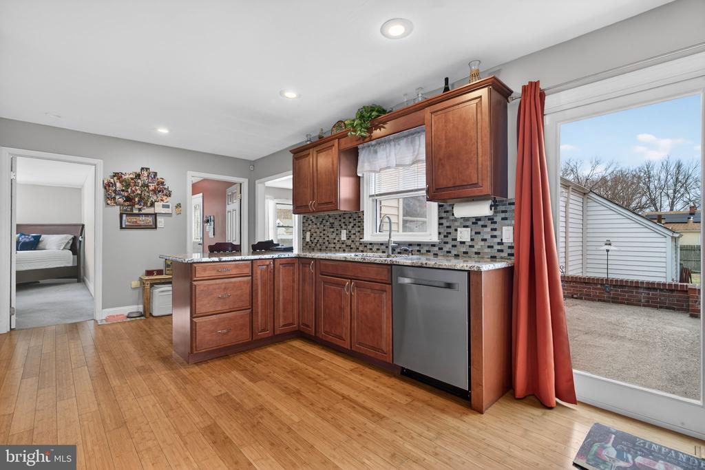 46 MAPLEWOOD AVENUE