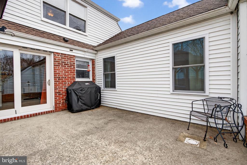 46 MAPLEWOOD AVENUE