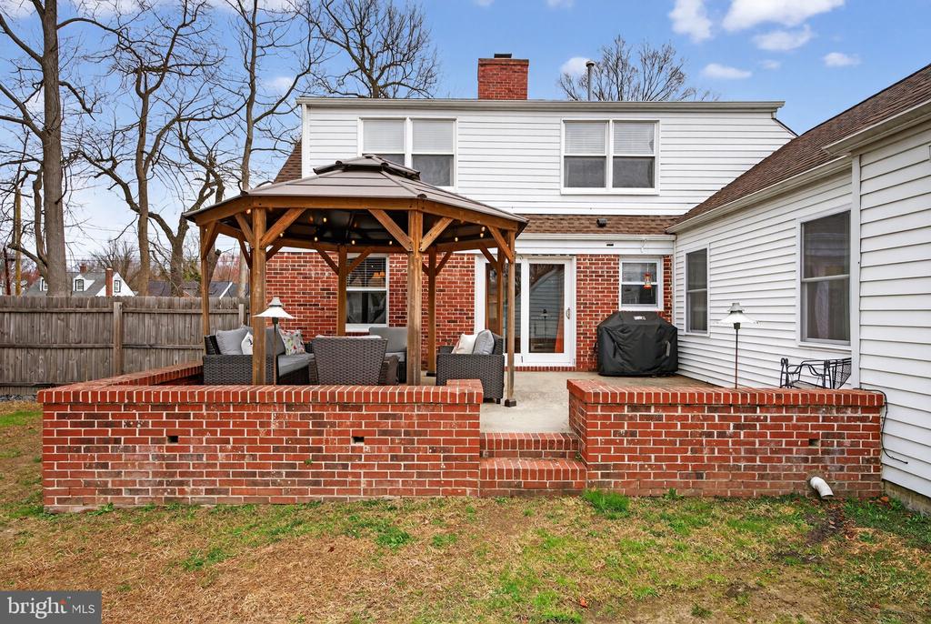 46 MAPLEWOOD AVENUE
