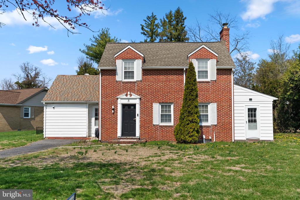8 GEORGETOWN ROAD