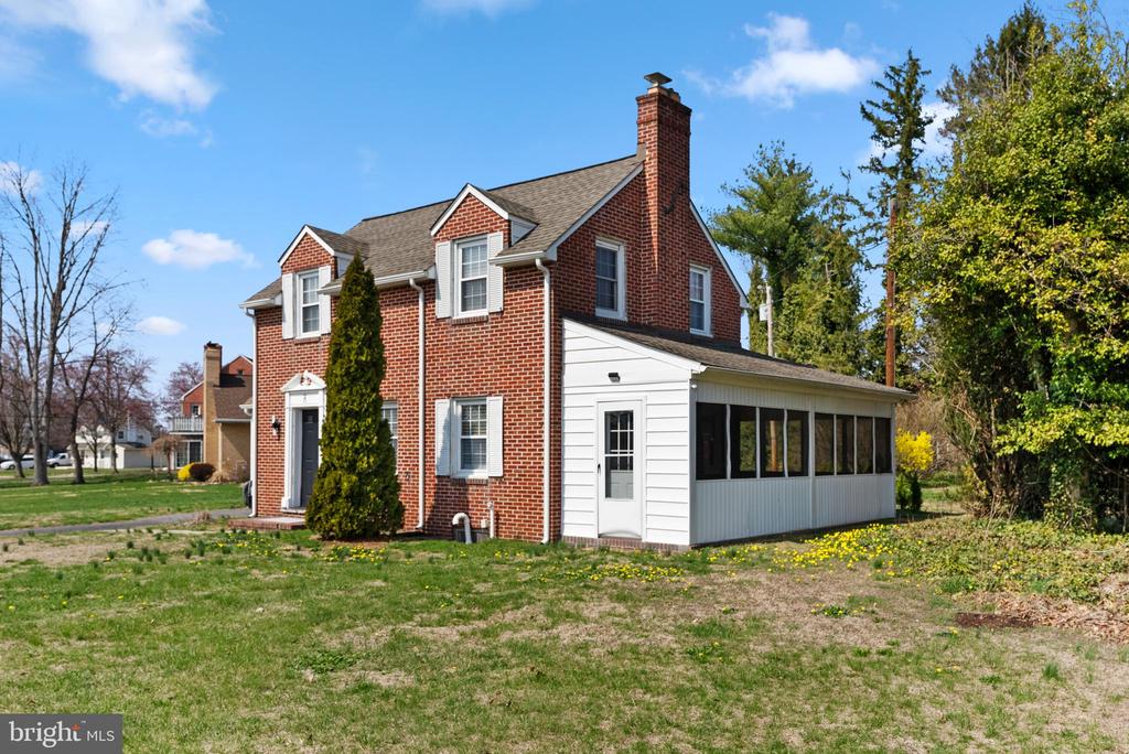 8 GEORGETOWN ROAD