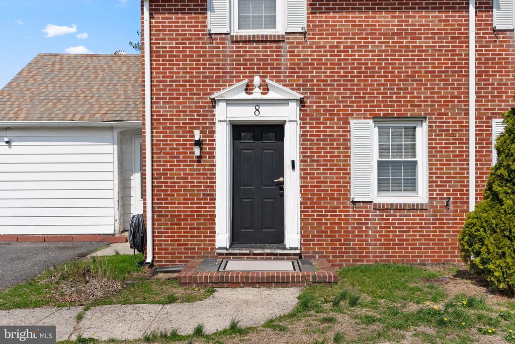 8 GEORGETOWN ROAD