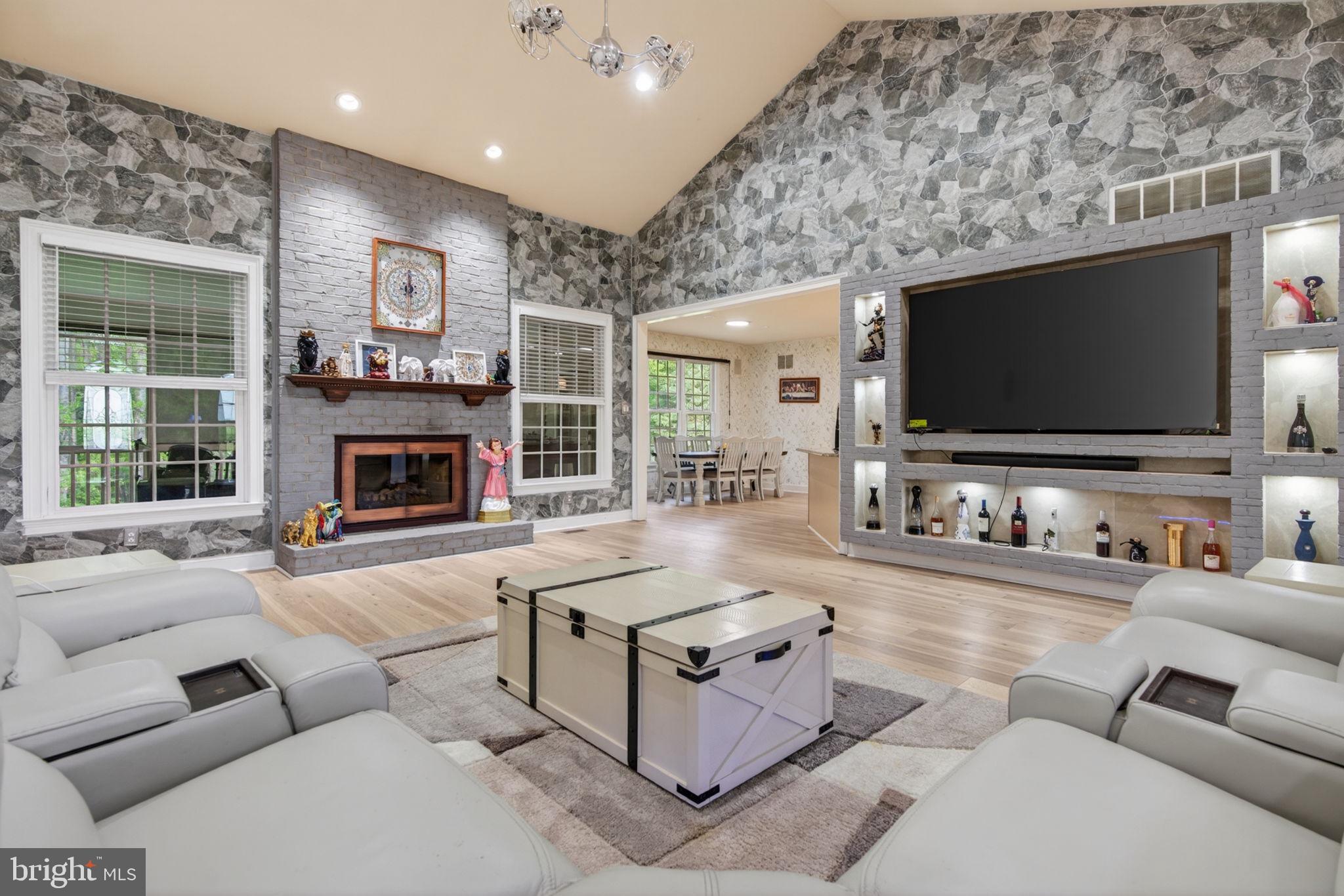 344 WHIG LANE