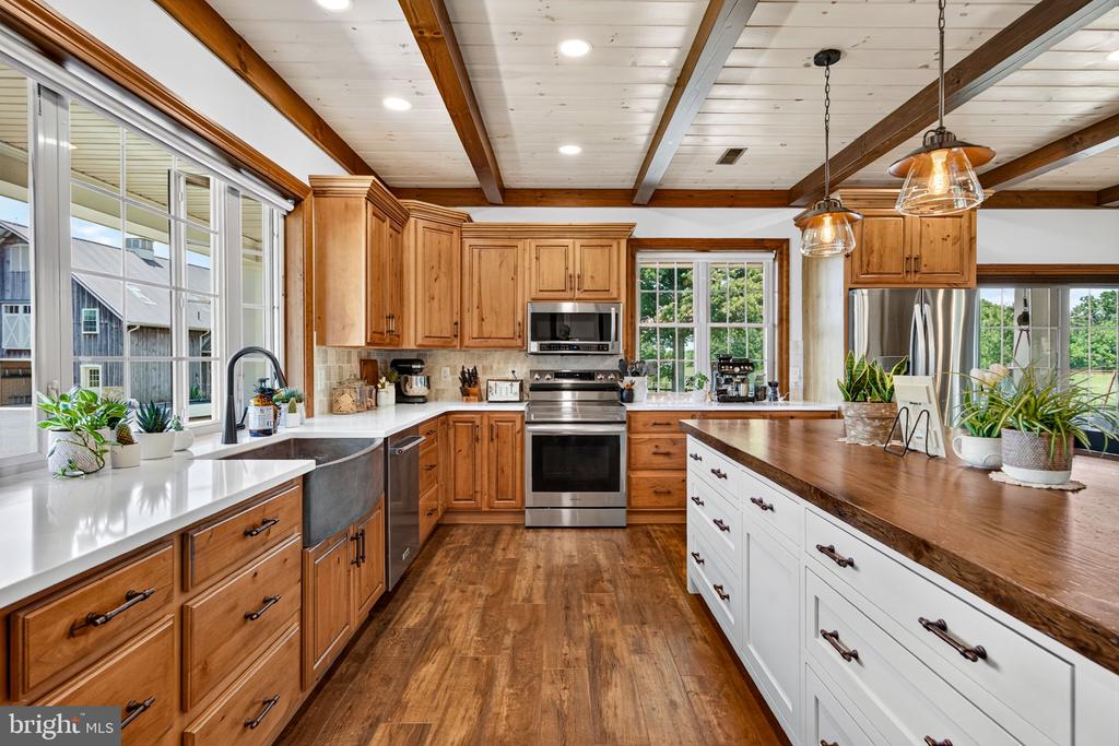 388 WOODSTOWN DARETOWN ROAD