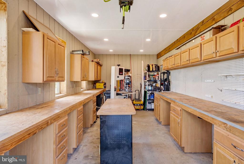 388 WOODSTOWN DARETOWN ROAD
