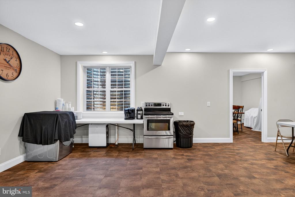 388 WOODSTOWN DARETOWN ROAD