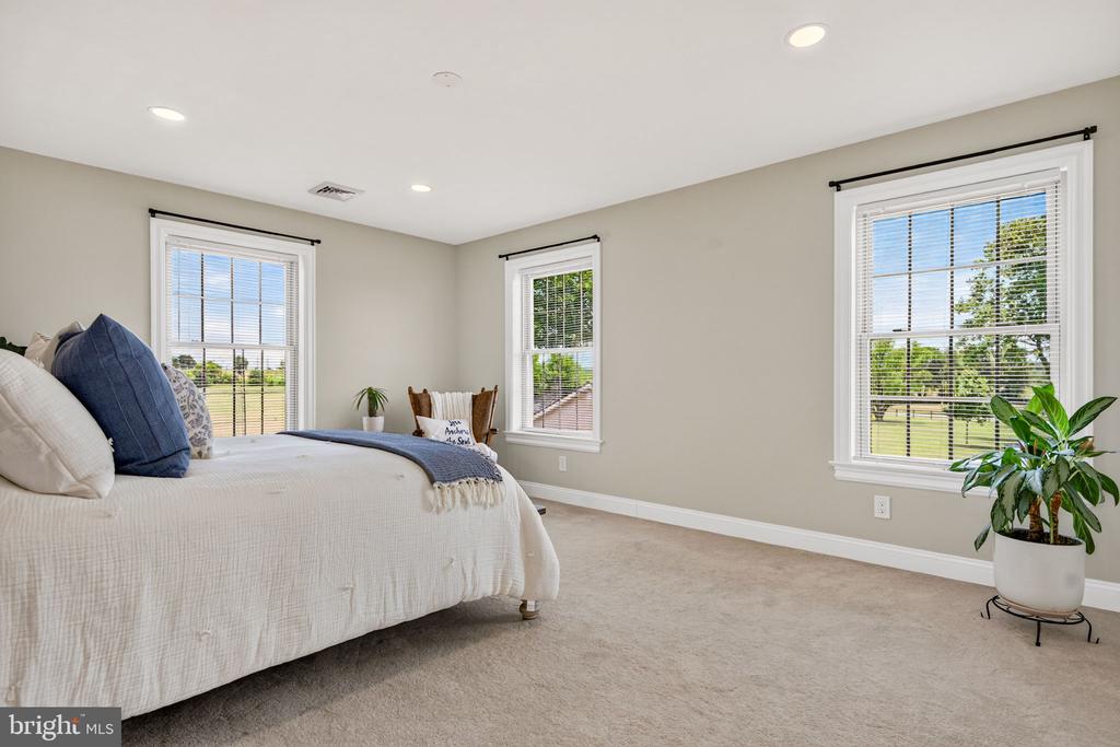 388 WOODSTOWN DARETOWN ROAD