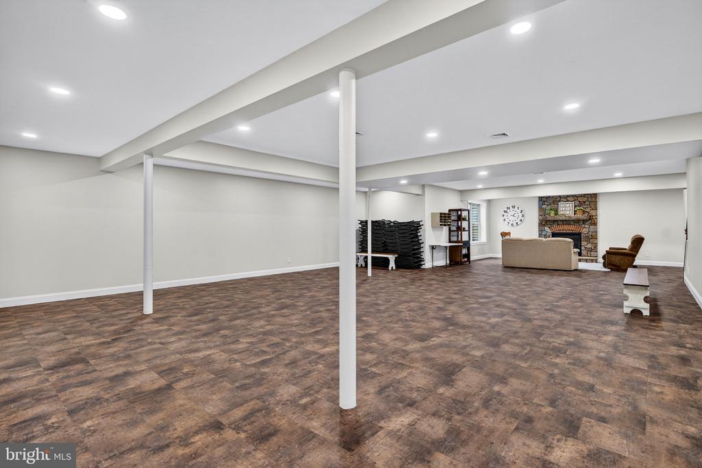 388 WOODSTOWN DARETOWN ROAD