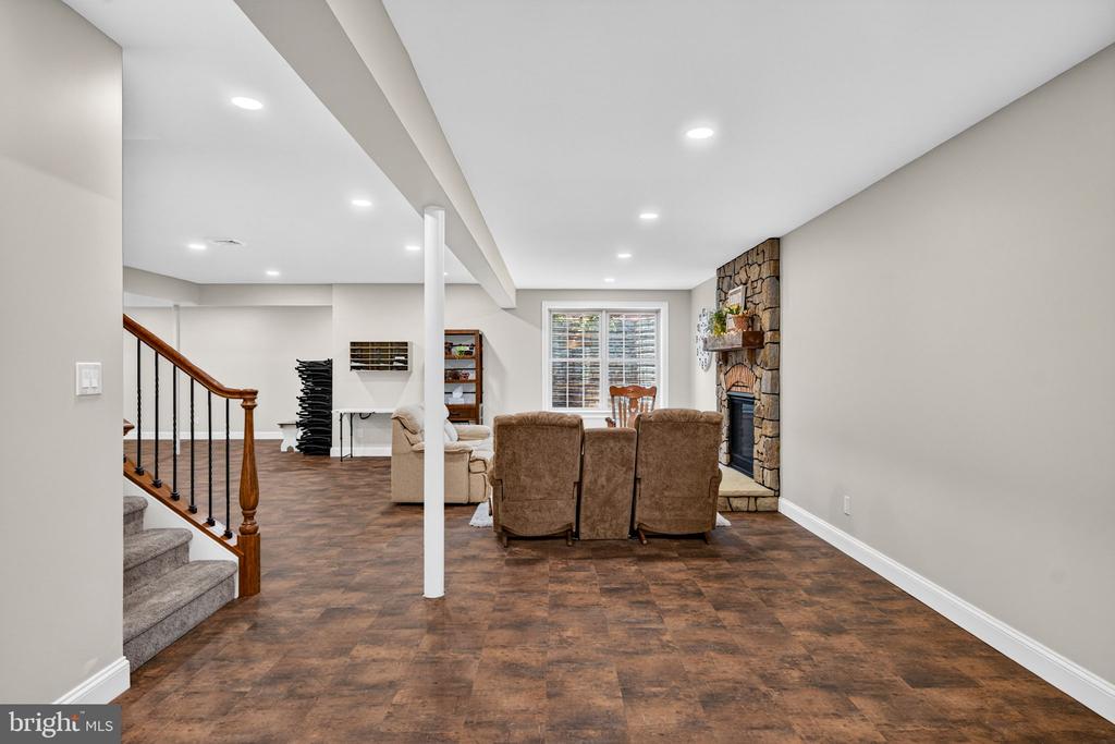 388 WOODSTOWN DARETOWN ROAD