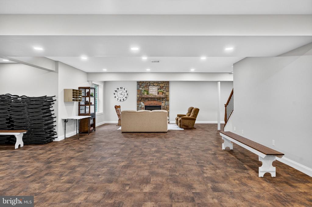 388 WOODSTOWN DARETOWN ROAD