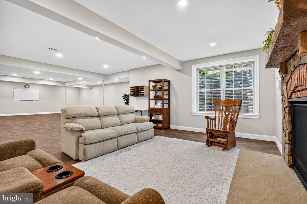 388 WOODSTOWN DARETOWN ROAD