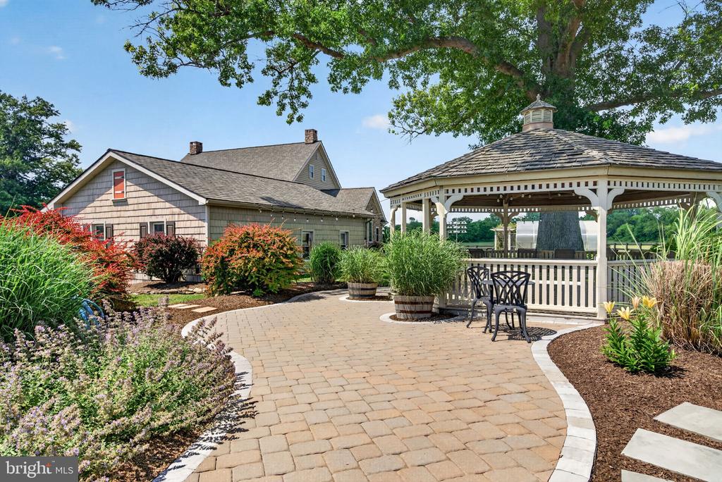 388 WOODSTOWN DARETOWN ROAD