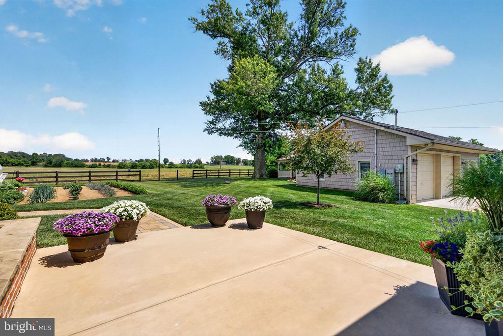 388 WOODSTOWN DARETOWN ROAD