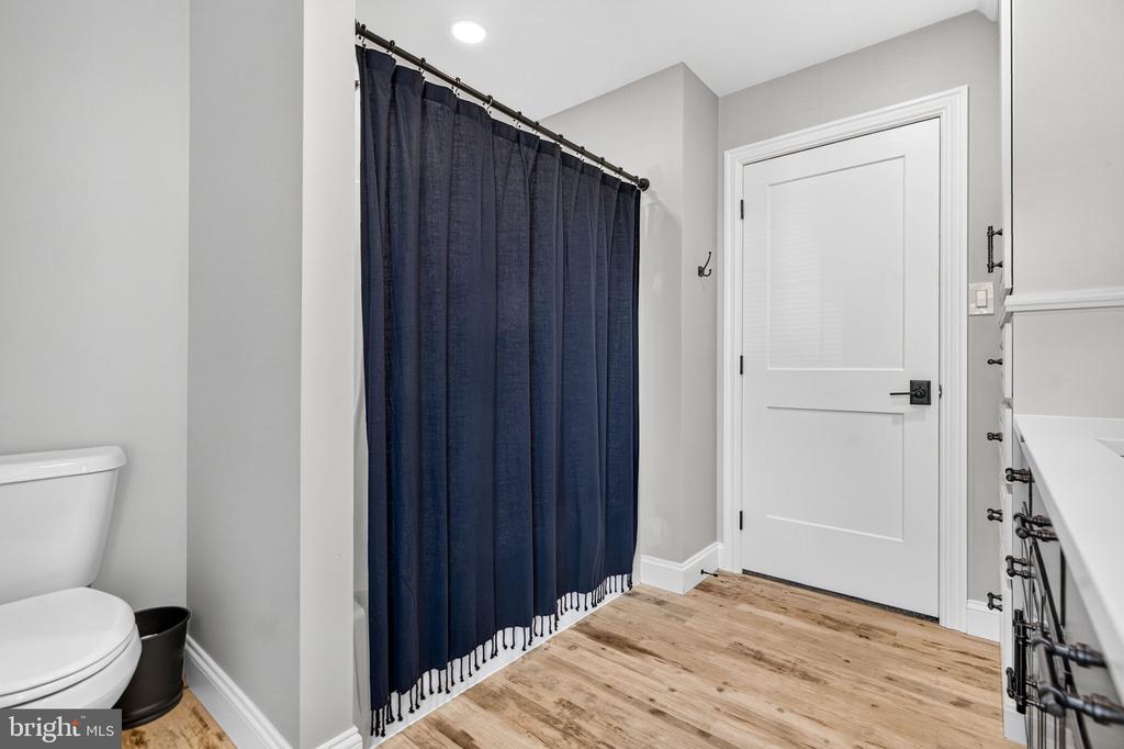 388 WOODSTOWN DARETOWN ROAD