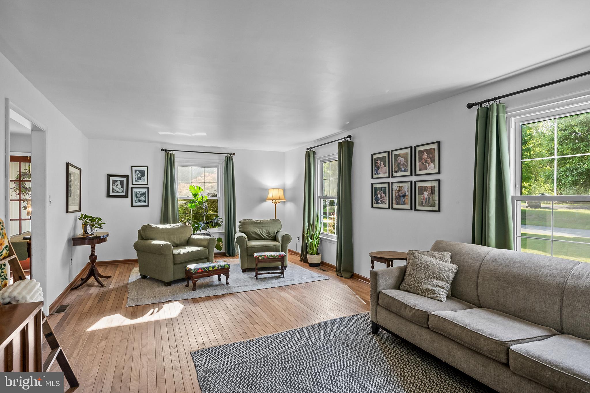 5 BUTTONWOOD DRIVE