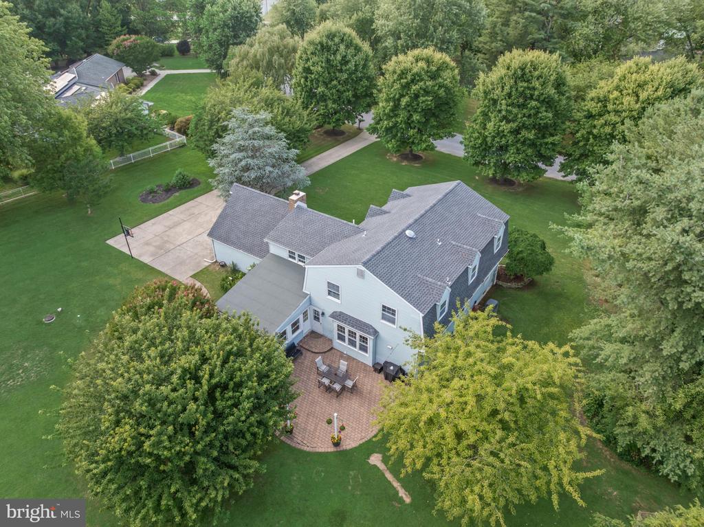 5 BUTTONWOOD DRIVE