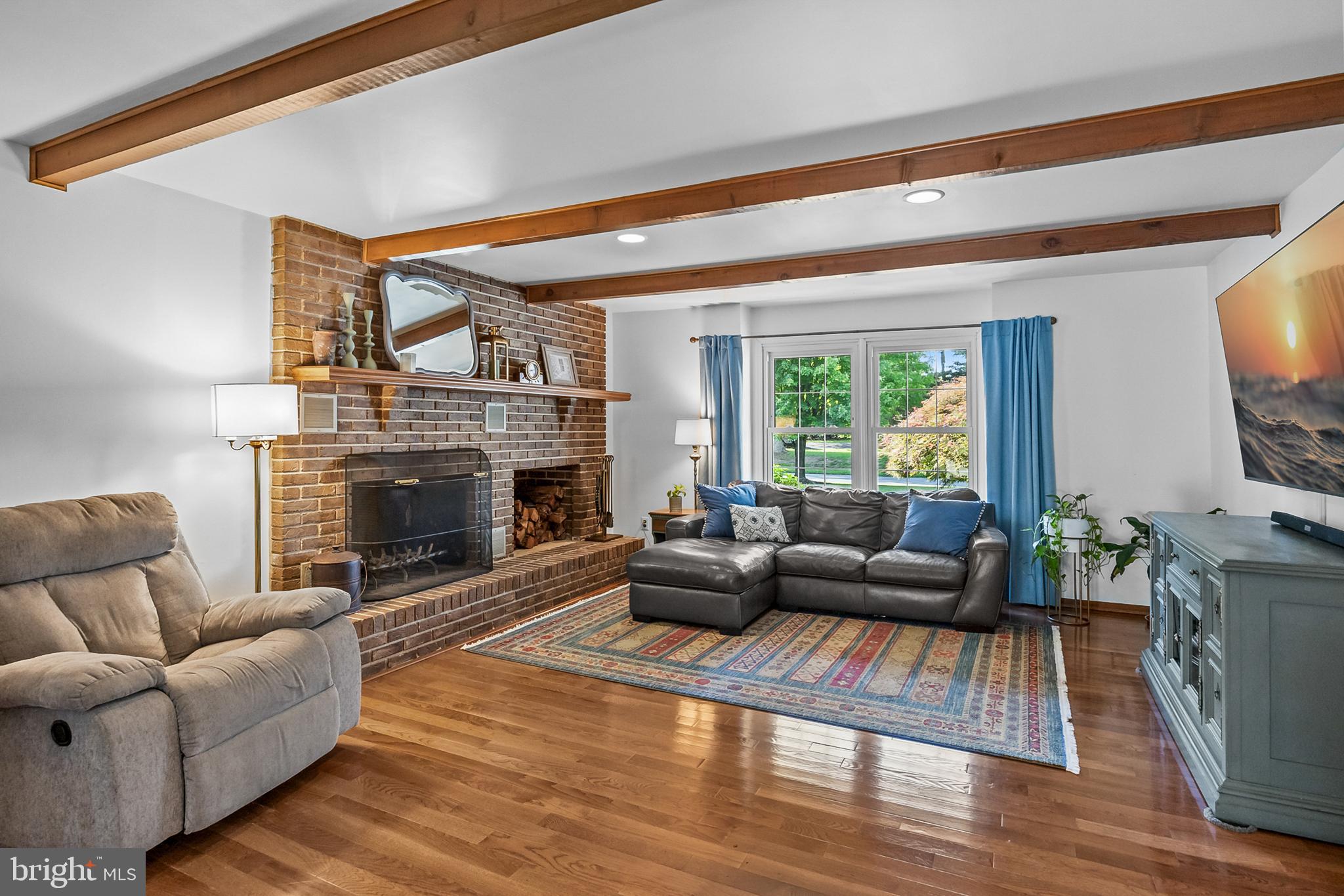 5 BUTTONWOOD DRIVE