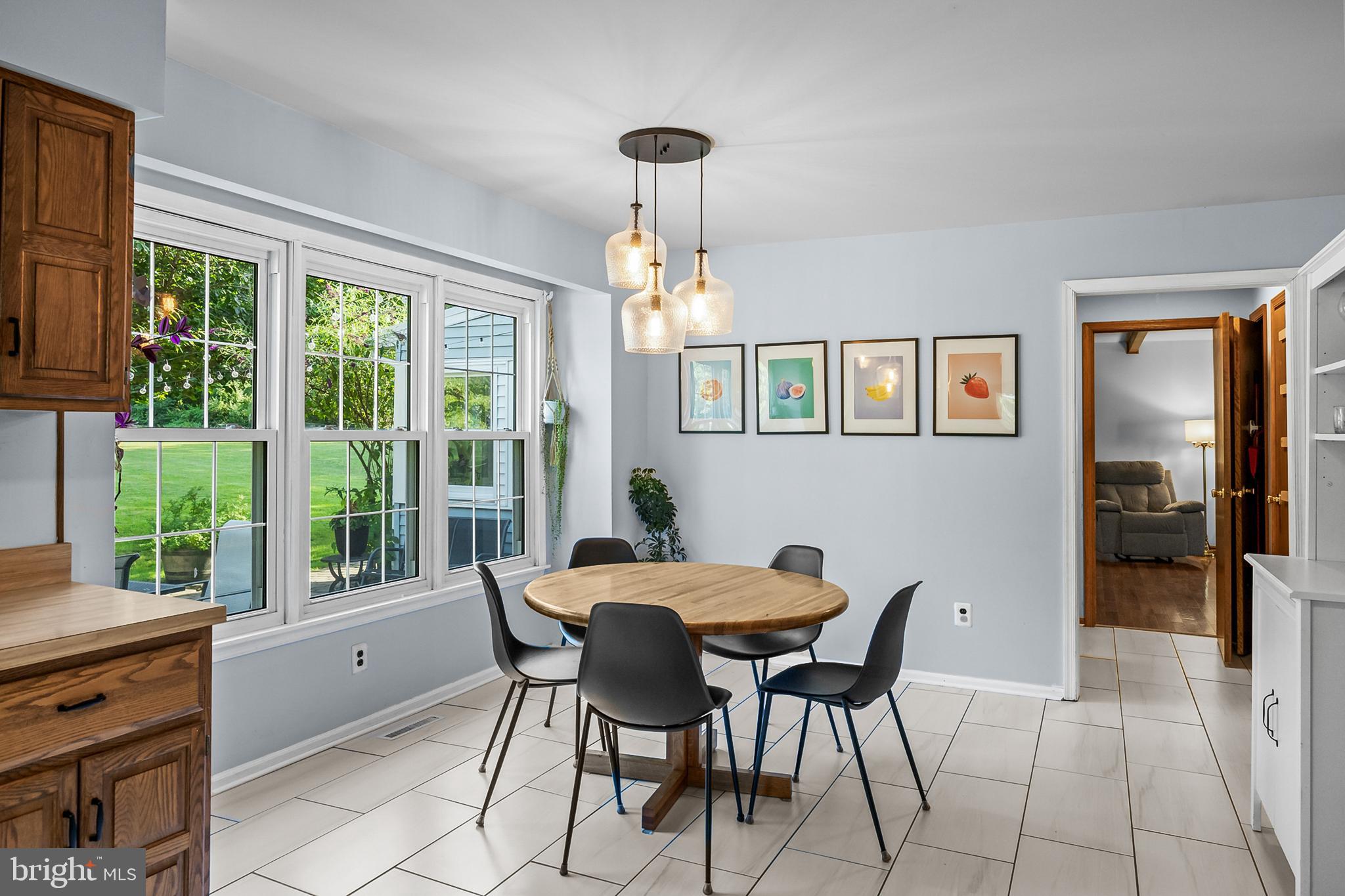 5 BUTTONWOOD DRIVE
