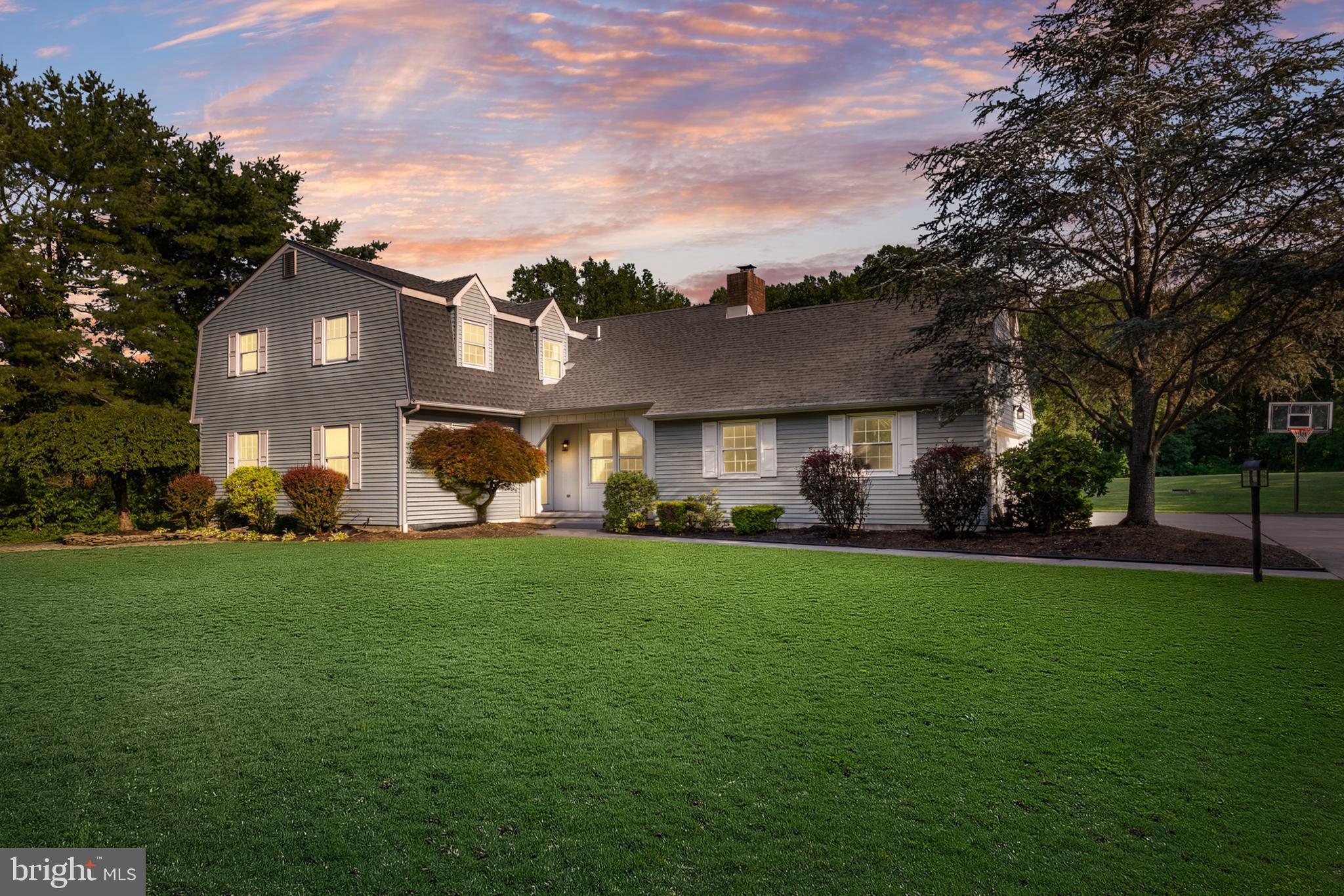 5 BUTTONWOOD DRIVE