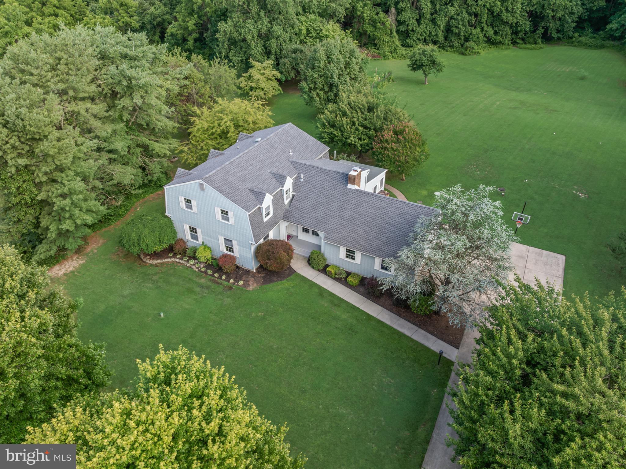 5 BUTTONWOOD DRIVE