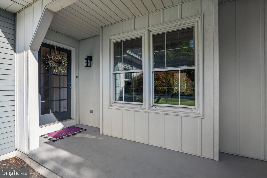 5 BUTTONWOOD DRIVE