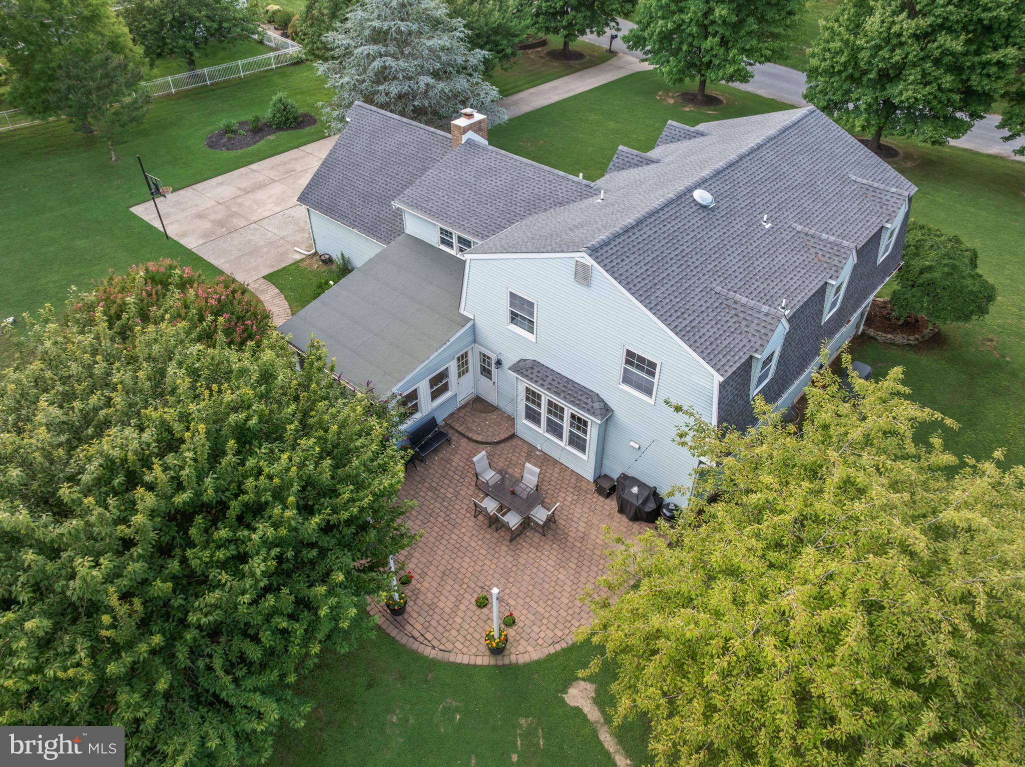 5 BUTTONWOOD DRIVE