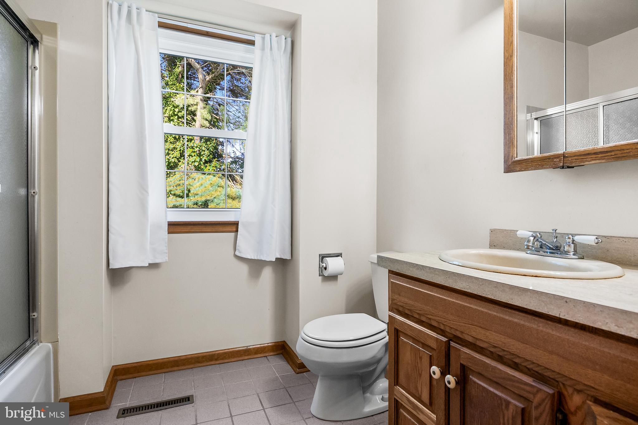 5 BUTTONWOOD DRIVE