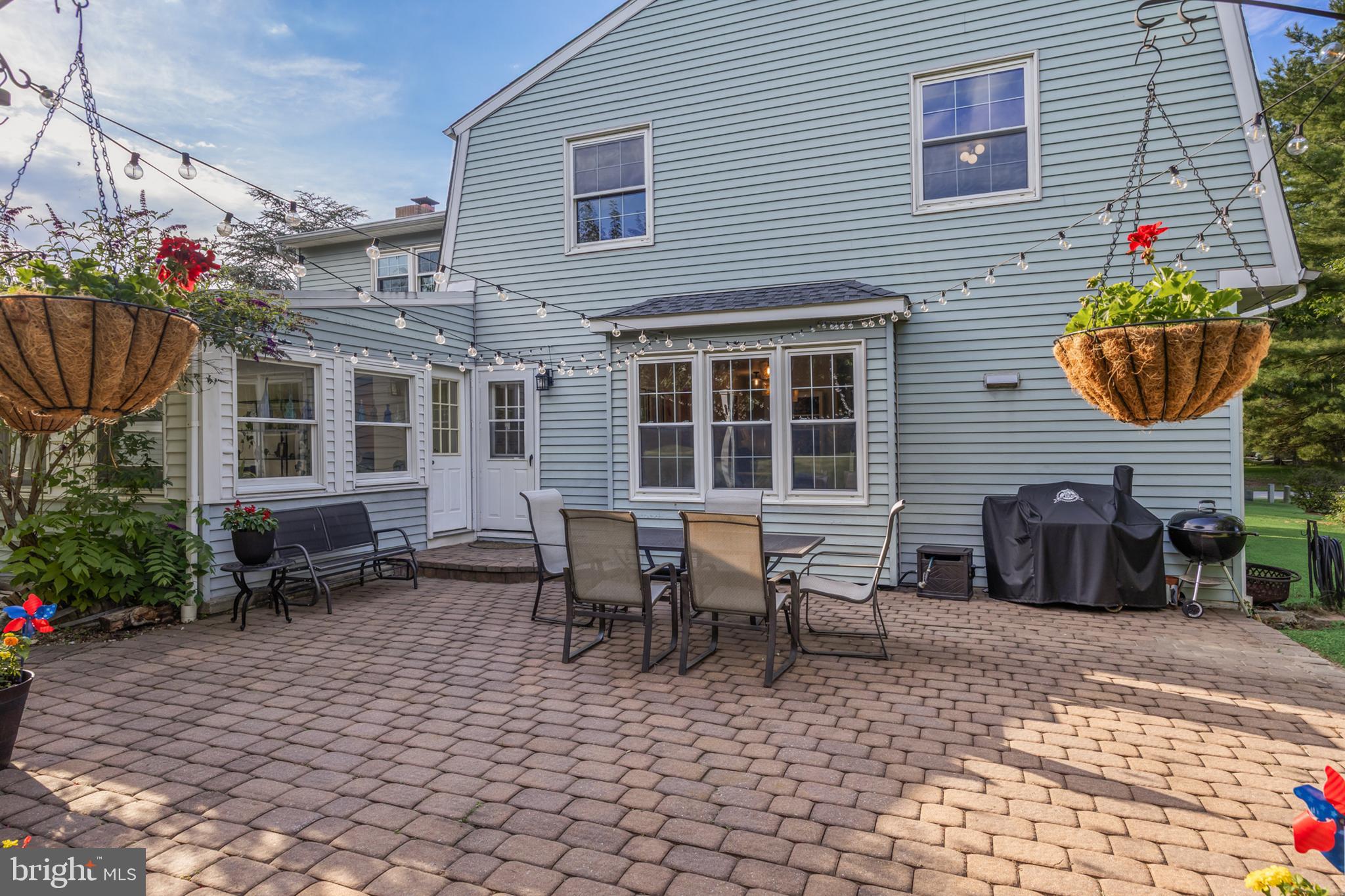 5 BUTTONWOOD DRIVE