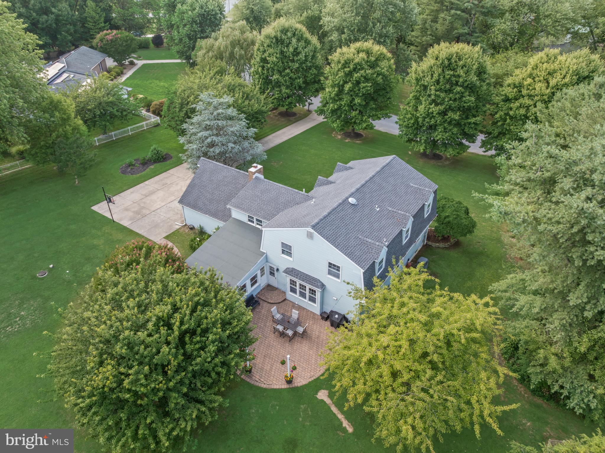 5 BUTTONWOOD DRIVE