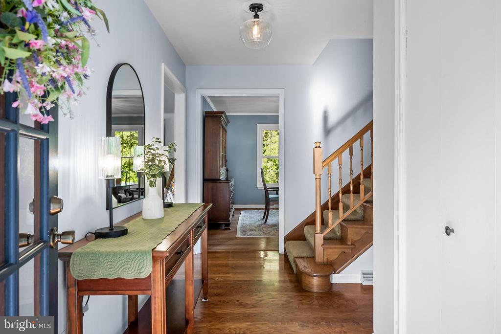 5 BUTTONWOOD DRIVE