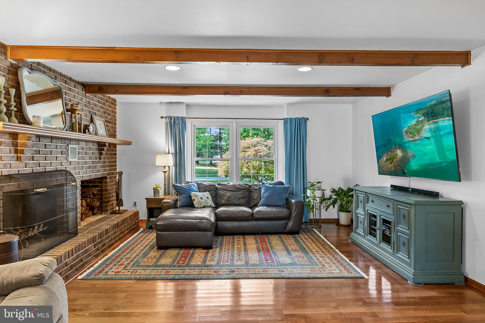 5 BUTTONWOOD DRIVE