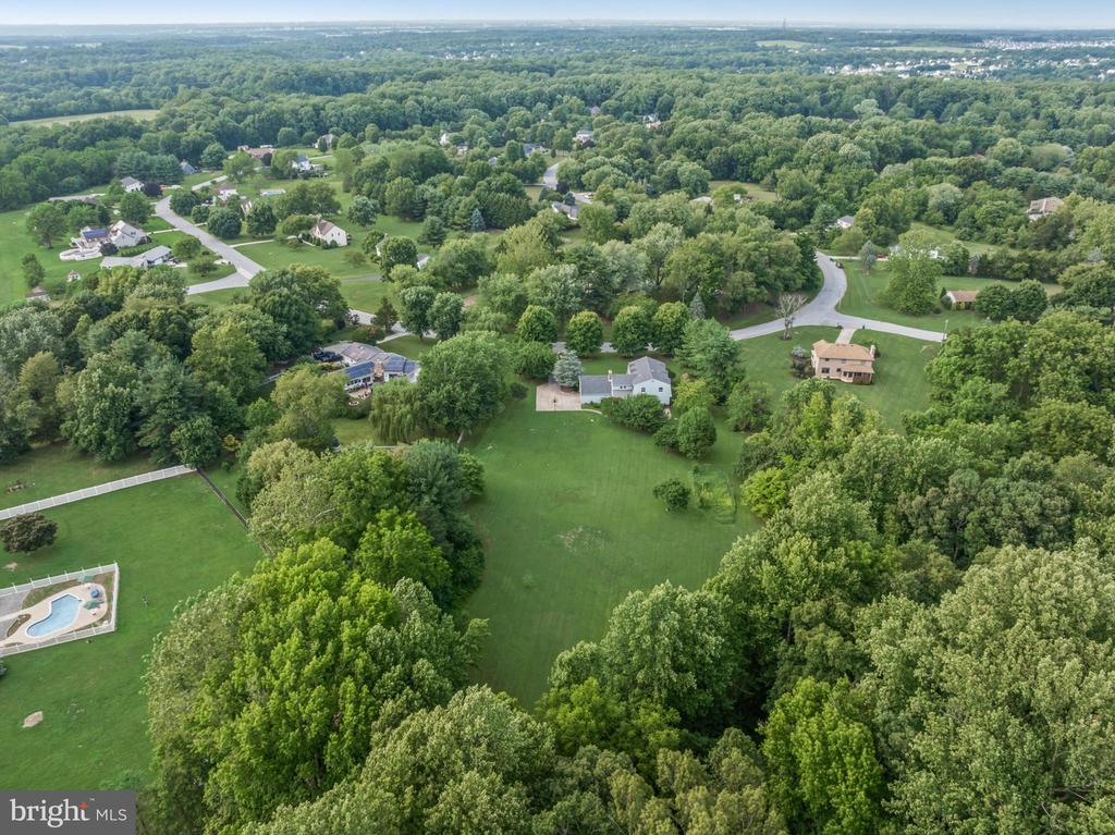 5 BUTTONWOOD DRIVE