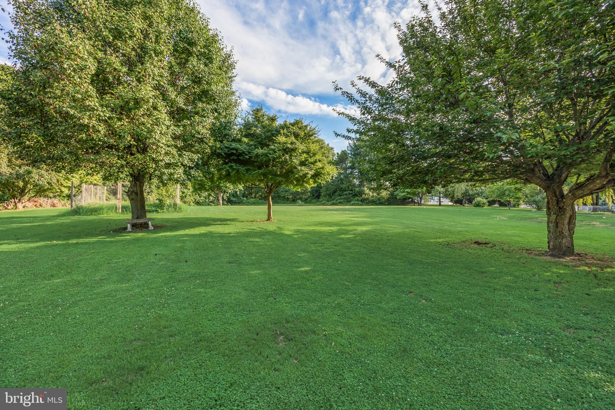 5 BUTTONWOOD DRIVE