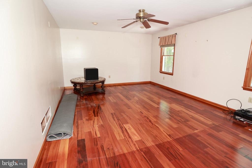 453 LANGLEY ROAD