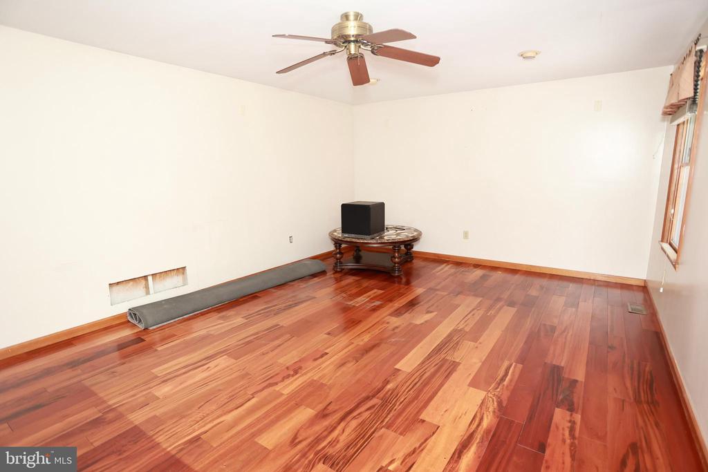 453 LANGLEY ROAD