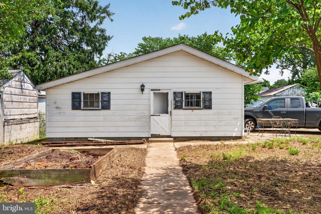 109 OAK STREET