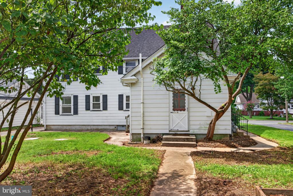109 OAK STREET