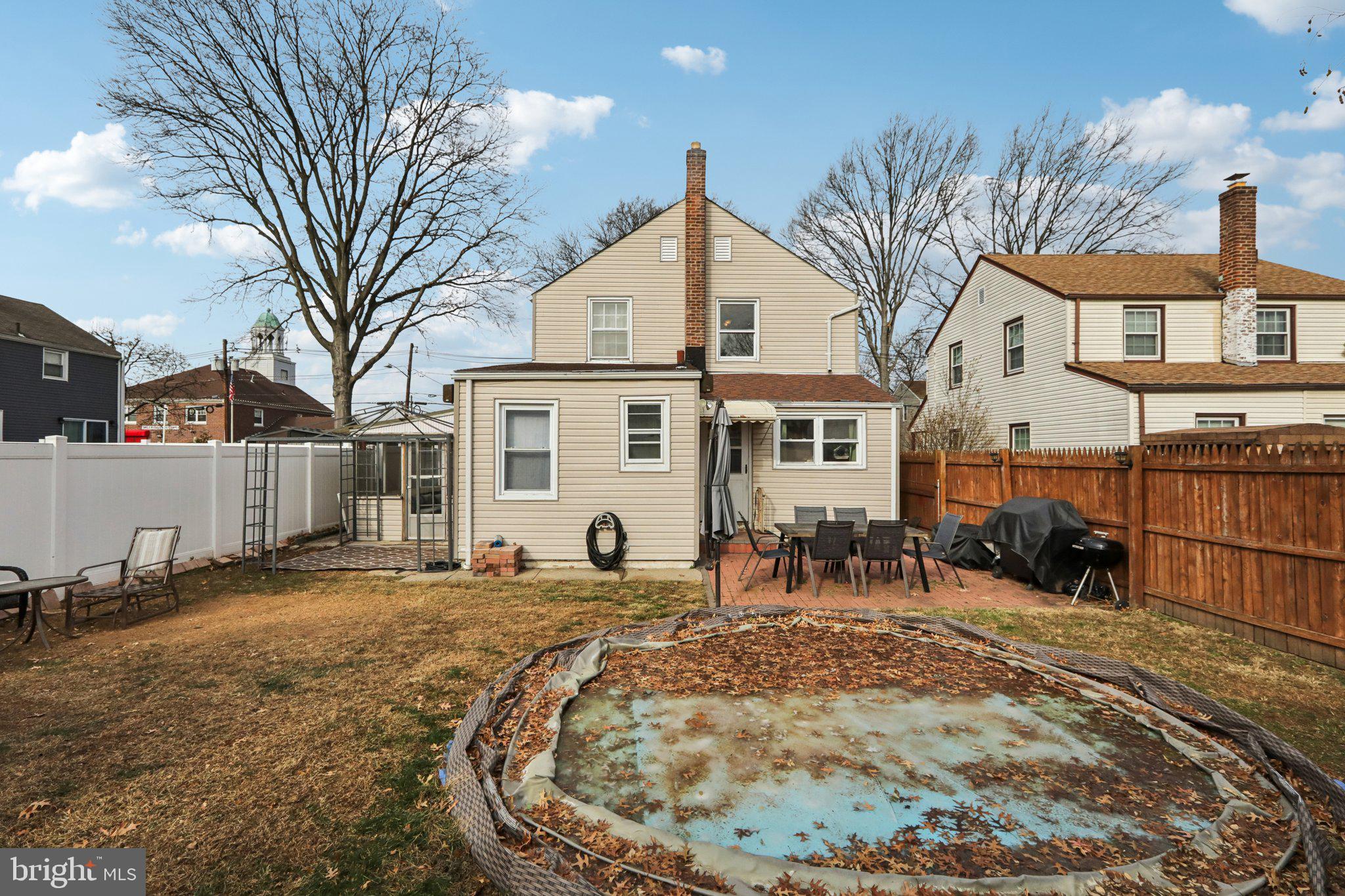 376 HOLLYWOOD AVENUE